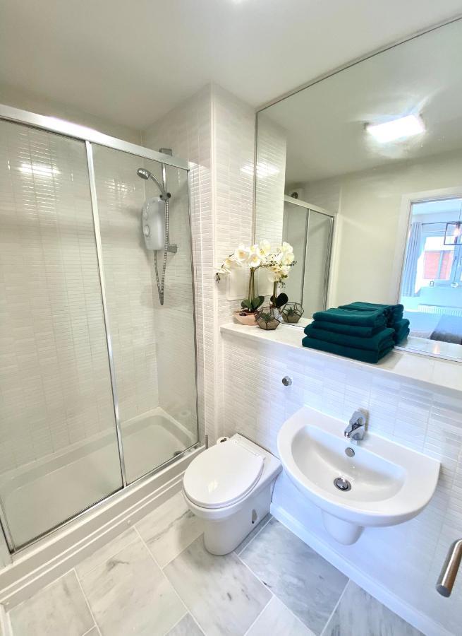Monart Stylish City Centre Apartment, 2 Bed, Sleeps 6 Perth Exteriör bild